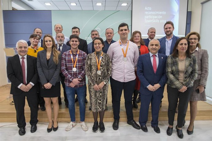 Granada.- Educación.- Tres granadinos consiguen medalla en el campeonato naciona