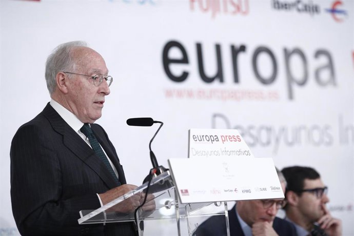 Pizarro pide a Casado medidas que eviten "que la policía vaya suelta" y pueda es