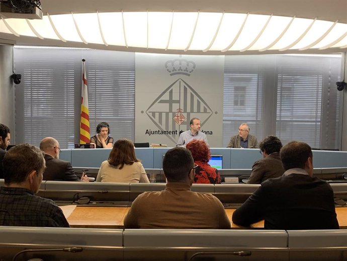 La oposición exige a Pin que revise los expedientes de revocación de terrazas de