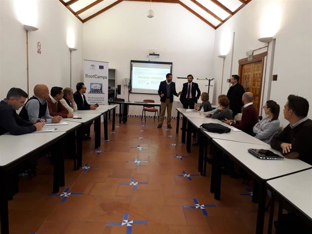 Jaén.- El programa Bootcamps para implantar municipios inteligentes arranca en l