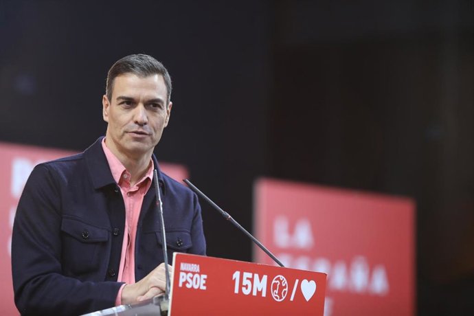 Pedro Sánchez participa en un acto del PSOE en Pamplona