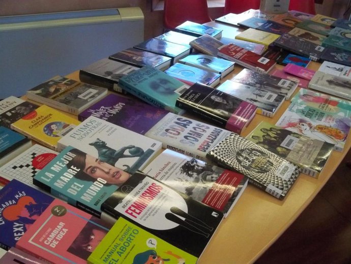 Zaragoza.- Las bibliotecas municipales incorporan 624 libros escritos por mujere