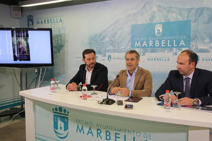 Málaga.- Turismo.- Marbella promociona su Semana Santa en 44 centros comerciales