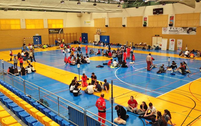 Málaga.- Un millar de estudiantes de Benalmádena aprenden técnicas de reanimació