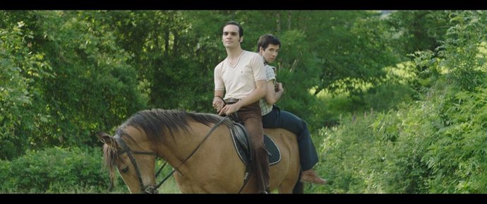 Bernardo Atxaga: "Quien piensa que todo se debe hablar en su lengua tiene una ac