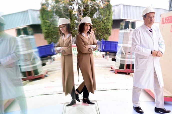 Ayuso defiende las críticas de Casado a Pedro Sánchez, quien se comportar con "t