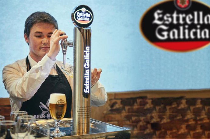 El gallego Miguel Pampín, mejor tirador de cerveza de España en el VI Campeonato