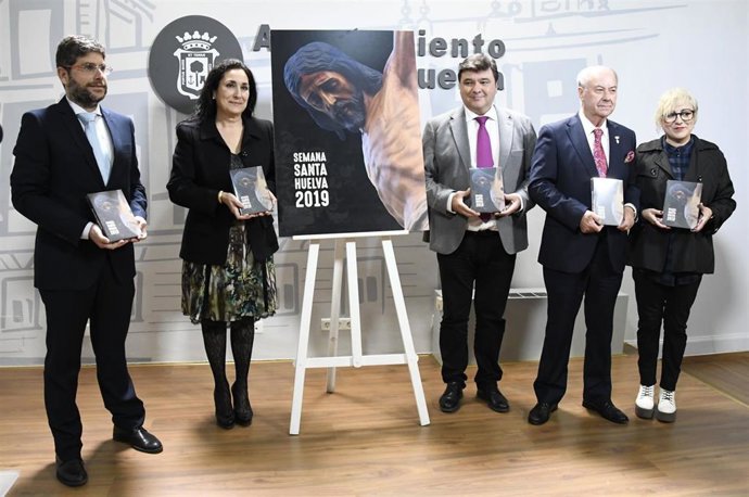 Huelva.- Nueva edición solidaria de la guía de Semana Santa de Huelva con una ed