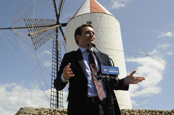 El presidente del Partido Popular, Pablo Casado, en un acto del partido en Menor