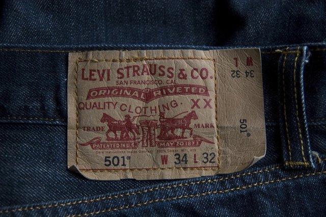 Levi Strauss se dispara casi un 35% en su retorno a Bolsa
