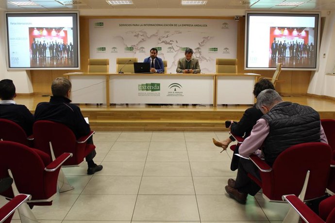 Economía.- Extenda informa en una jornada a empresas agroalimentarias andaluzas 