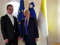 Borrell rechaza "lecciones de democracia" de gente que no aceptaría en su país lo que pasa en Cataluña