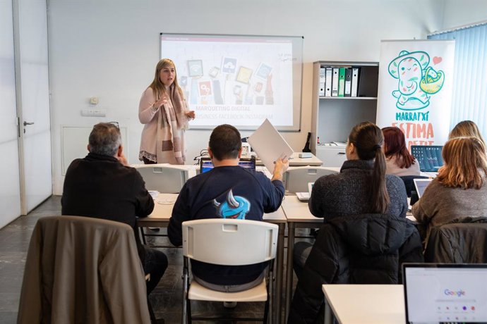 Uns 20 comerciants assisteixen als primers tallers formatius del Pla de Mejo