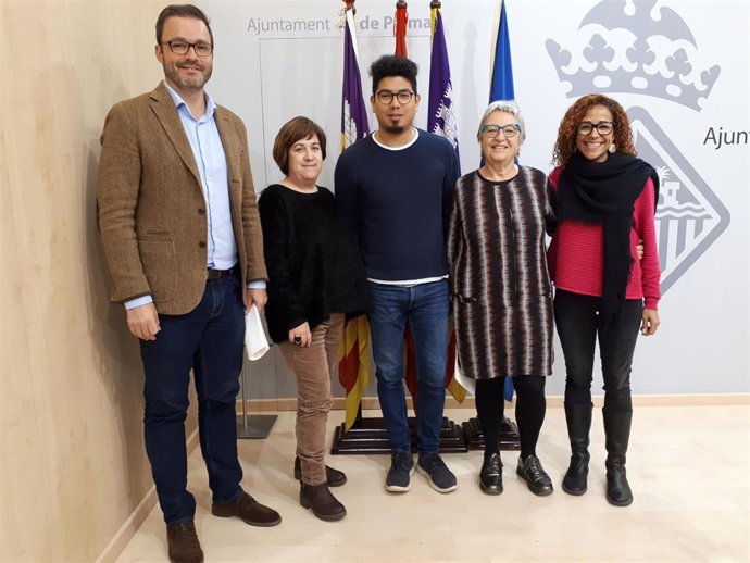 Cort aprueba destinar un millón de euros a adquirir viviendas para complementar 