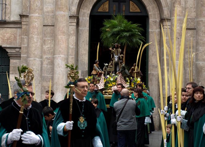 La Borriquilla sale de la Iglesia de la Vera Cruz