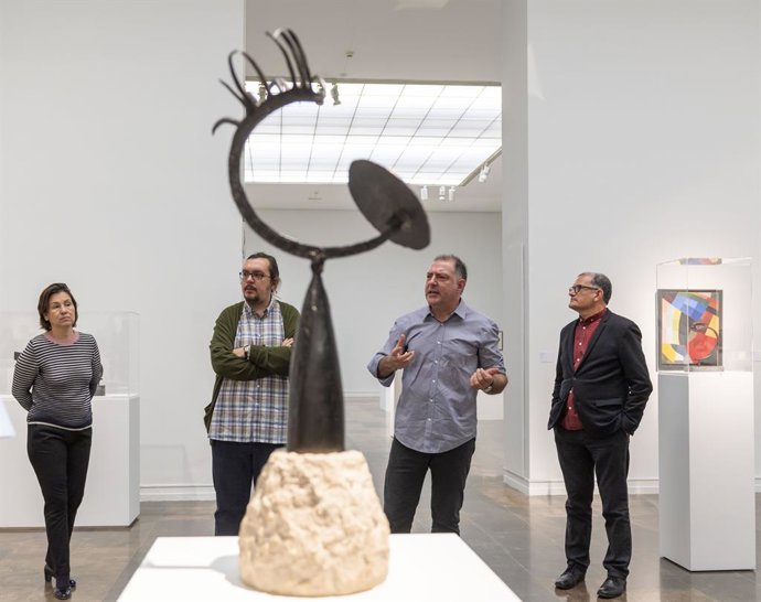 Cultura.- El IVAM recupera la centralidad de Julio González en un paseo por la h