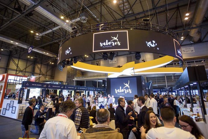 El stand de 'Sabores Almería' se ubica en una zona de tránsito en Ifema.