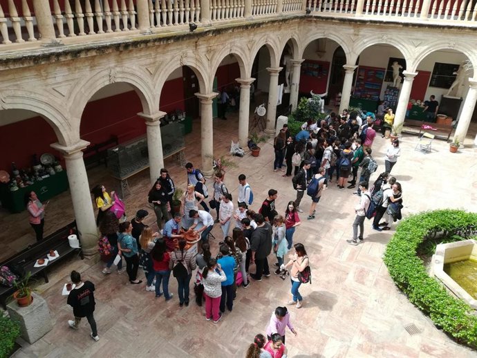 Almería.-Educación.-Unos 11.400 escolares podrán beneficiarse del refuerzo educa