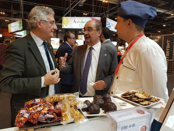 Lambán expresa su apoyo a los productores aragoneses en su visita al Salón Gourm