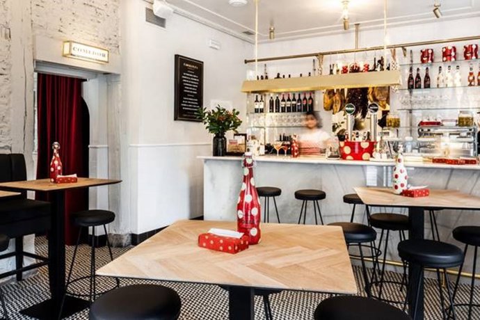 Economía.- Zamora Company, dueña de Licor 43 o Ramón Bilbao, diversifica para entrar en el negocio de restauración