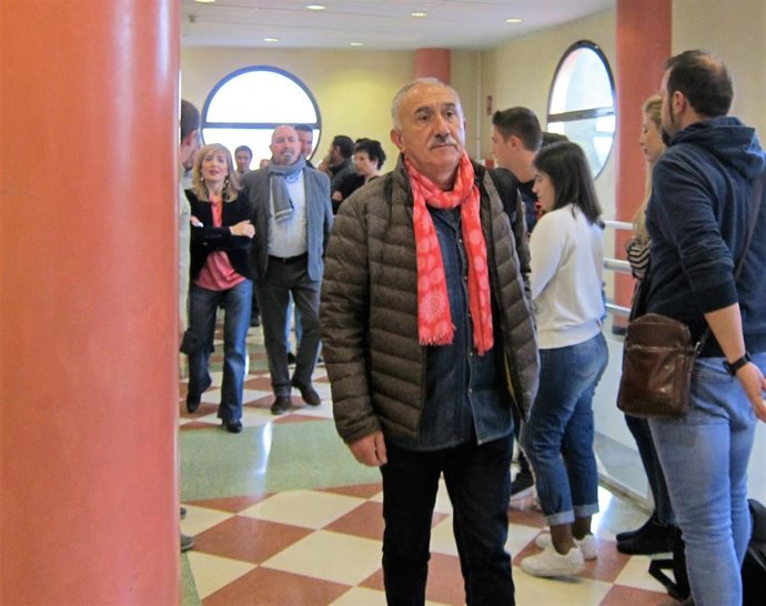 José Álvarez tacha de "broma de mal gusto" el desmentido de Pablo Casado sobre la rebaja del SMI