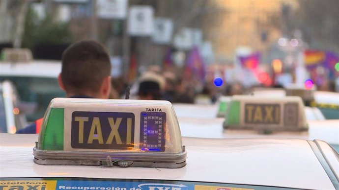 Los taxistas de Madrid reciben multas valoradas en 40.000 euros durante los días de huelga indefinida