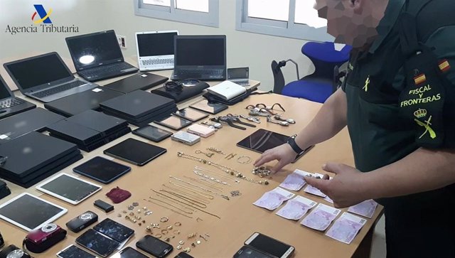 Sucesos.- Recuperados en Melilla gran cantidad de efectos electrónicos y joyas robados en Murcia, Alicante y Albacete