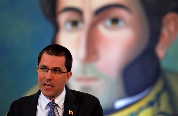 Venezuela.- Arreaza anuncia una respuesta por "vías no convencionales" al veto de EEUU al envío de crudo a Cuba