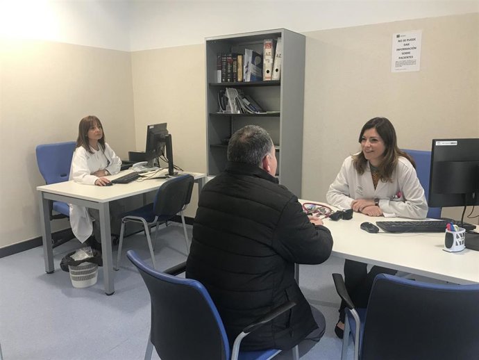 Málaga.- Regional hace seguimiento a más de 1.500 pacientes con enfermedad de Parkinson en consulta especializada