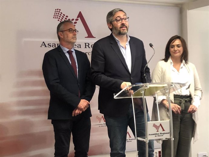 El portavoz del Grupo Parlamentario Popular, Víctor Martínez