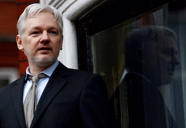 AMP.- Wikileaks.- Julian Assange, detenido por la Policía británica tras retirarle Ecuador el asilo