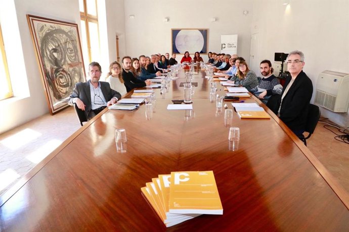 Armengol asiste a la primera reunión del Pleno del Consejo de Cultura de Baleares