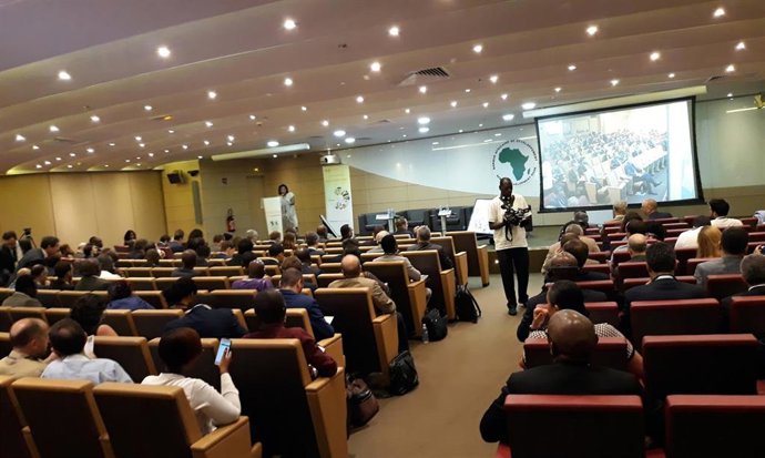 [Grupoeconomiacat] Foto Y Nota De Prensa: Extenda Informa A Firmas Andaluzas Sob