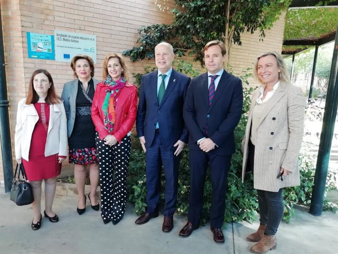 Córdoba.-Educación.- Imbroda avanza que el IES Medina Azahara implantará el Bachillerato Internacional en el curso 20/21