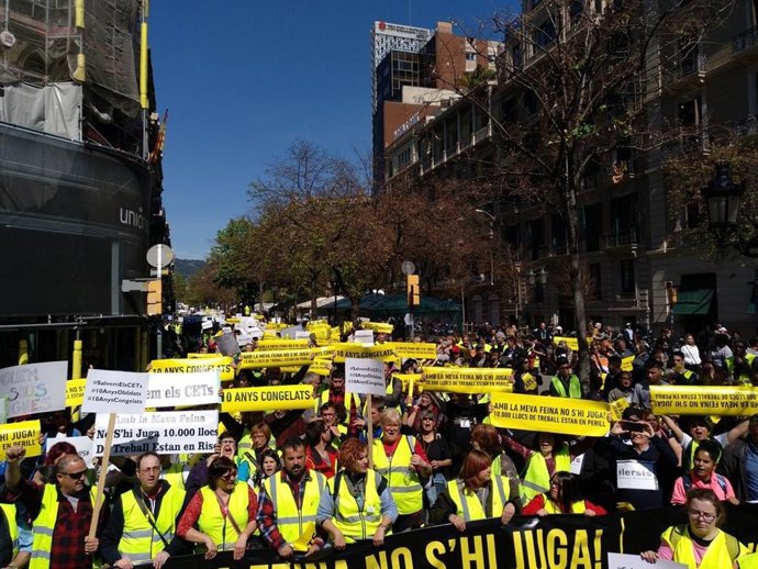 5000 Persones Es Manifesten Per Exigir Un Millor Finanament Pels Cets