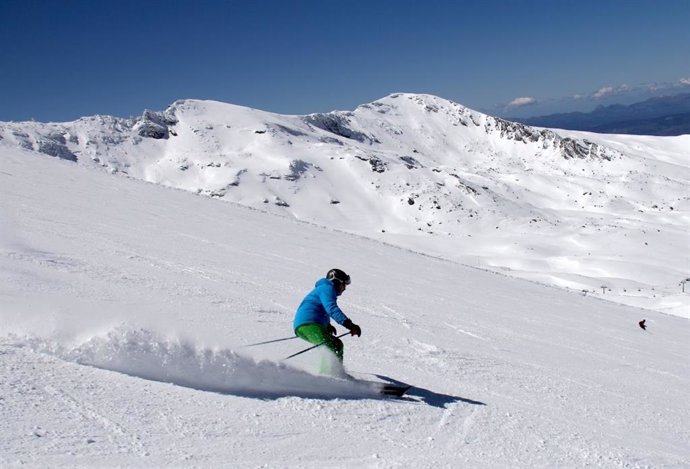 Granada.- Turismo.- Sierra Nevada afronta el fin de semana con 103 kilómetros esquiables y música en vivo