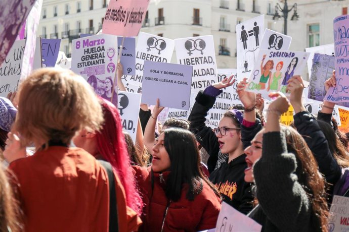 Manifestación feminista en la Puerta del Sol con motivo del 8-M