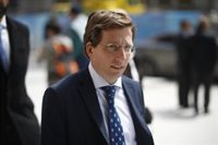 Almeida, tras el expediente al Ayuntamiento por la proyección, insiste en que Carmena "tiene que dar la cara"