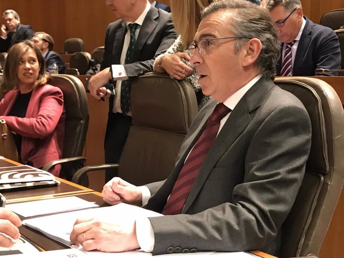 Pleno.- Beamonte dice que "el tiempo del pacto radical de izquierdas se ha acabado" en Aragón