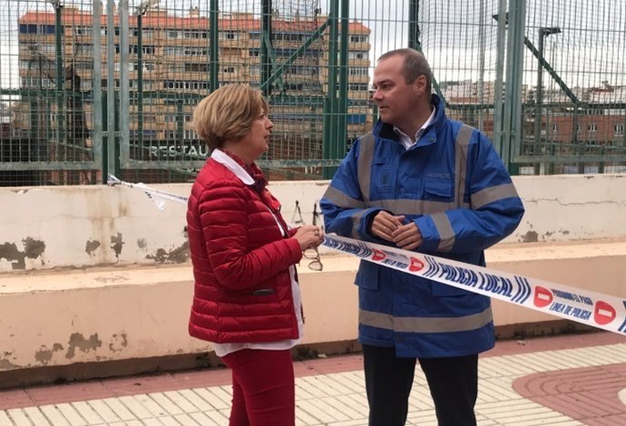 Luzardo (PP) solicita al tripartito de Las Palmas de Gran Canaria una "revisión urgente" de los muros de la capital