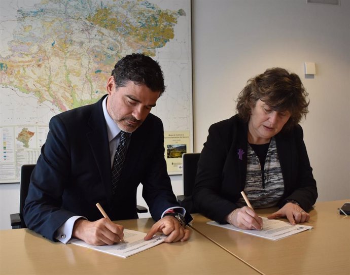 El Gobierno de Navarra y Red Eléctrica de España firman un convenio para el estudio y la protección del águila real