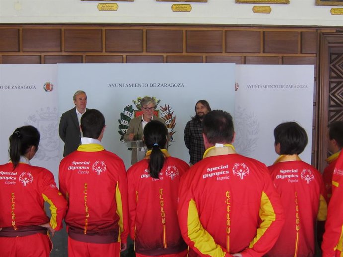 Foto Alcalde Y Special Olympics