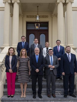 Bretón ha tomado posesión como consejero de Políticas Sociales, Familia, Igualdad y Justicia