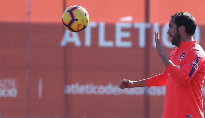 Godín entrenando con el Atlético de Madrid
