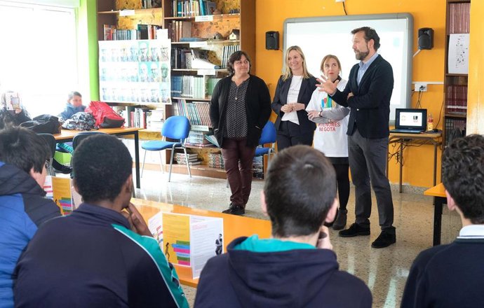 Alumnos santanderinos conocen los riesgos asociados al alcohol y aprenden habilidades sociales para prevenir su consumo