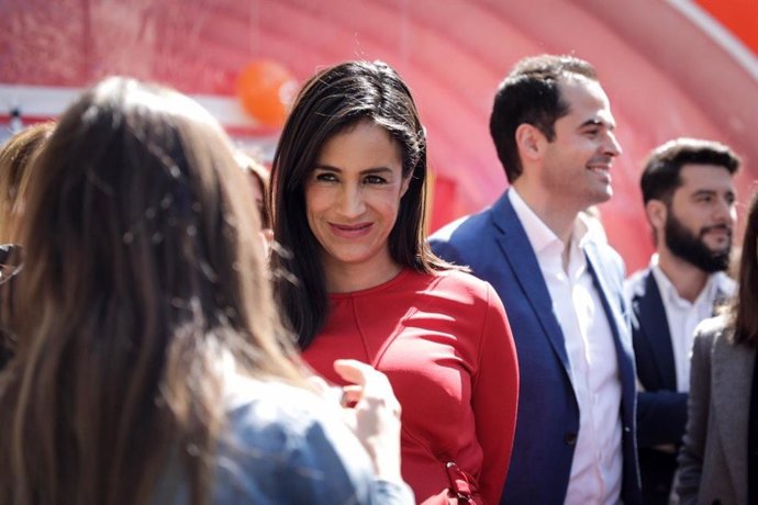 Villacís asegura que Cs ya ha dado la instrucción para retirar la lona de Avenida de América sobre el colchón de Sánchez