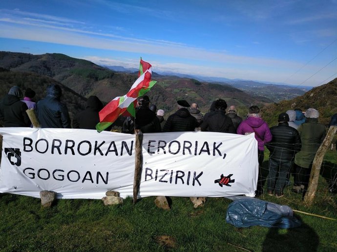 Partidarios de ETA difunden imágenes de la replantación del 'Bosque de los Gudaris' desmantelado por la Guardia Civil