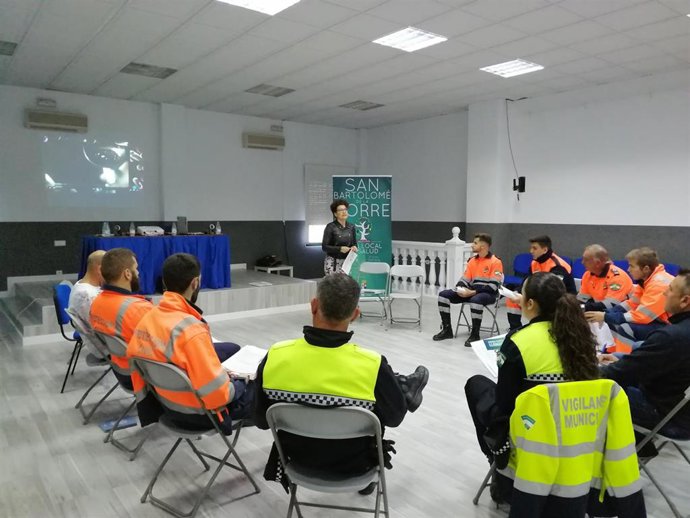 Huelva.- Unidad de Prevención Social de Diputación da un curso en San Bartolomé contra el consumo de alcohol en menores
