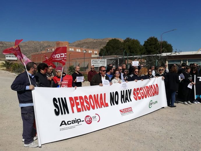 Alicante.- Los funcionarios protestan por la inminente apertura de la Unidad de Madres en la cárcel de Fontcalent