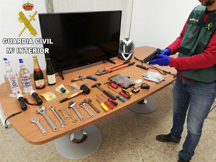 LA GUARDIA CIVIL DETIENE A UN VARÓN POR SU IMPLICACIÓN EN 13 ROBOS COMETIDOS EN LA COMARCA DE LA SAFOR